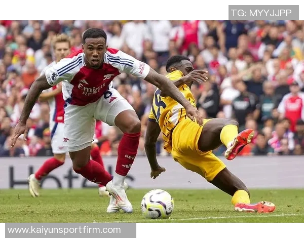 15岁小将JJ加布里埃尔与传奇教练弗格森合影感慨荣幸之至