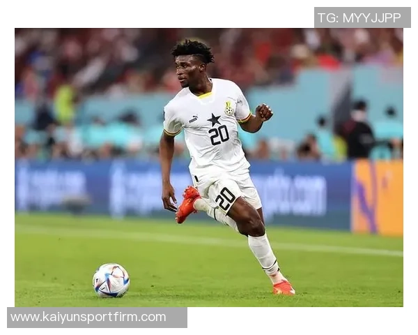 弗兰克盛赞西蒙斯表现出色并对特尔和库杜斯的进球感到欣喜 弗兰克盛赞西蒙斯表现出色并对特尔和库杜斯的进球感到欣喜