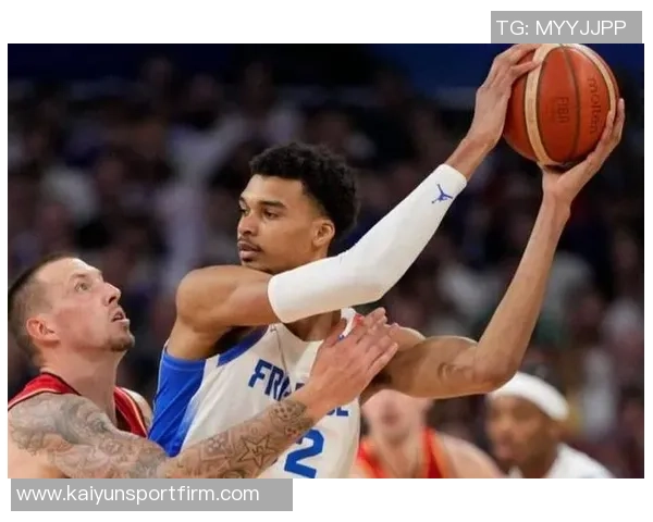 文班亚马亲自揭晓身高秘密光脚状态下竟达七尺四寸