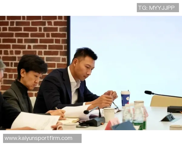 姚明辞去中国篮协主席郭振明接任新任主席引发关注