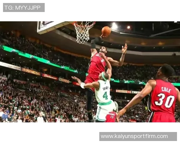 14年前今天格里芬惊天扣篮逆袭帕金斯创造篮球历史经典瞬间